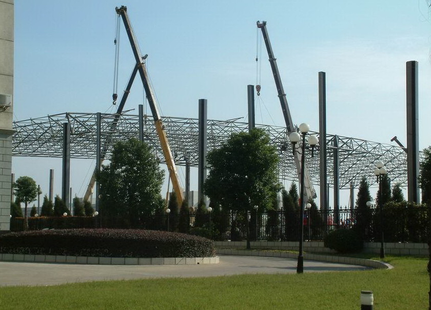 荆州加油站罩棚网架